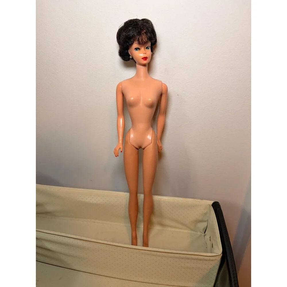 Vintage 1962-1964 Brunette Bubble Cut Barbie Doll w/ 1963 Barbie Case Stand Wig